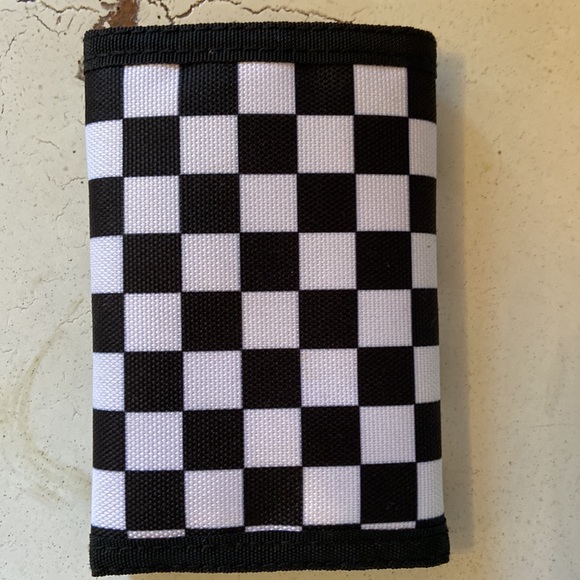 Vans velcro checkered wallet. Never used. Excellent condition. - Picture 3 of 6